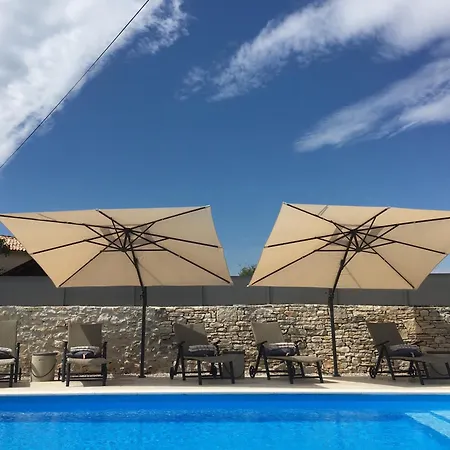 Villa In Barat, Kanfanar With Outdoor Swimming Pool And Wifi Barat (Rovinj)